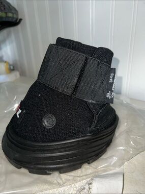 New Easy care easy hoof boot RX horse Size 3